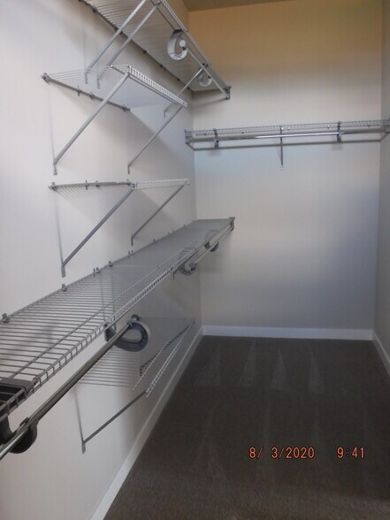Building Photo - 10701 NE 99th Ave