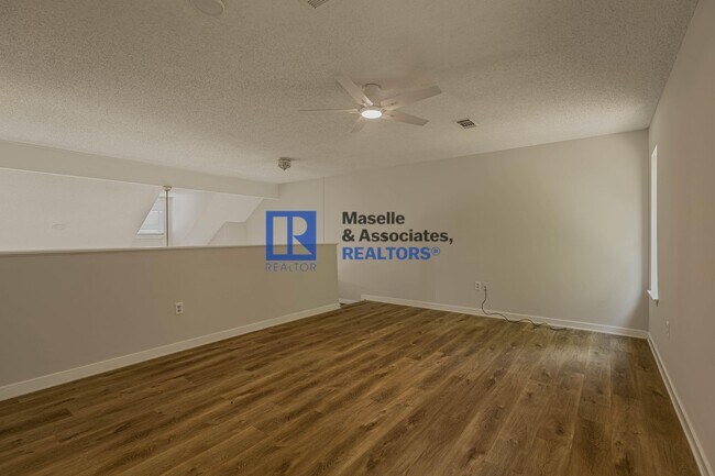 Building Photo - 3 Bed/2 Bath Home in Pearl