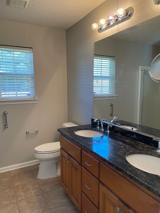 Building Photo - Discover Your Ideal Family Home in Pooler, Georgia!