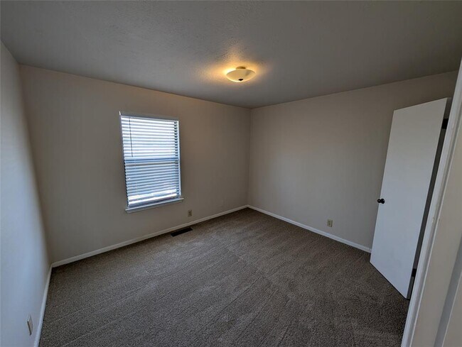 Building Photo - 7800 Northcrest Blvd