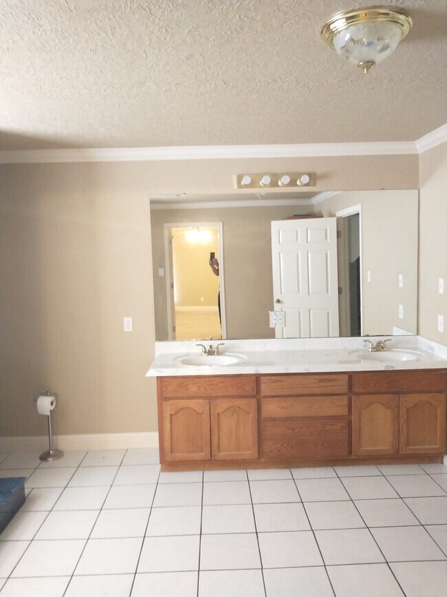 Building Photo - 7606 Cobblestone Terrace