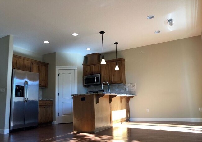Building Photo - 7429 NE 58th Way