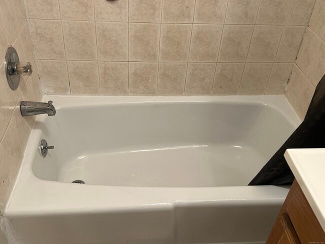 Building Photo - 83 Litchfield St