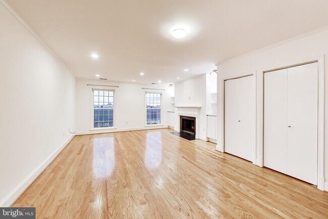 Building Photo - 1660 Beekman Pl NW