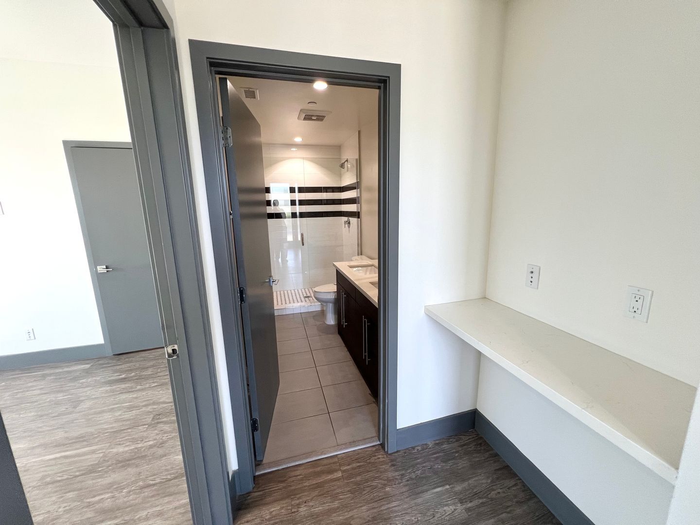 Building Photo - 6437 W 86th Pl