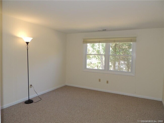 Building Photo - 13 Garland Dr