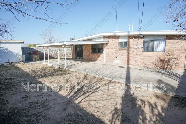 Building Photo - 10109 Milan St