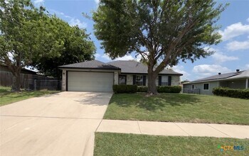 Building Photo - 2707 Casey Dr