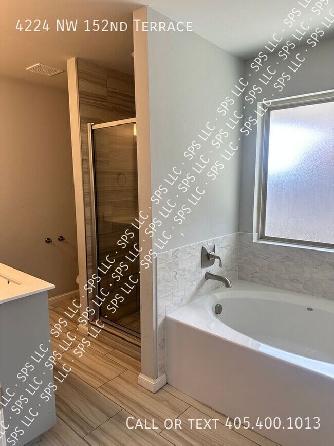 Building Photo - 4224 NW 152nd Terrace