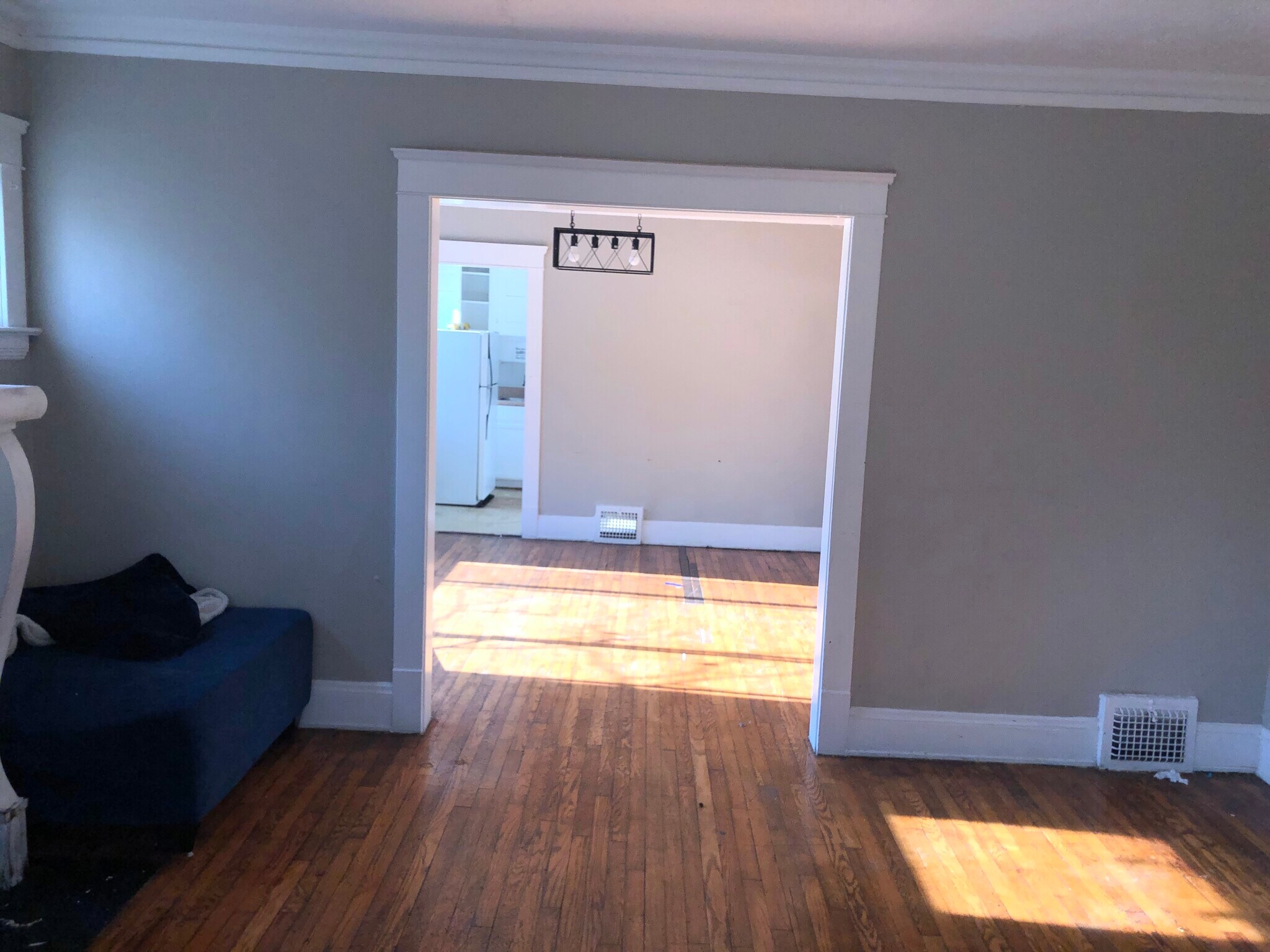 Building Photo - 1830 Mannering Rd