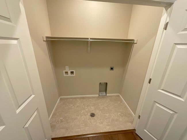 Building Photo - 3 Bedroom Home Available Near Marksheffel ...