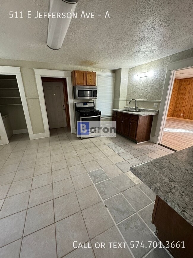 Building Photo - 511 E Jefferson Ave