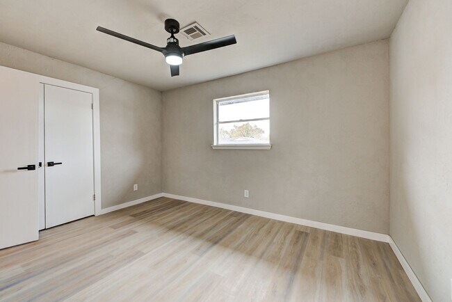 Building Photo - 320 NW 86th St