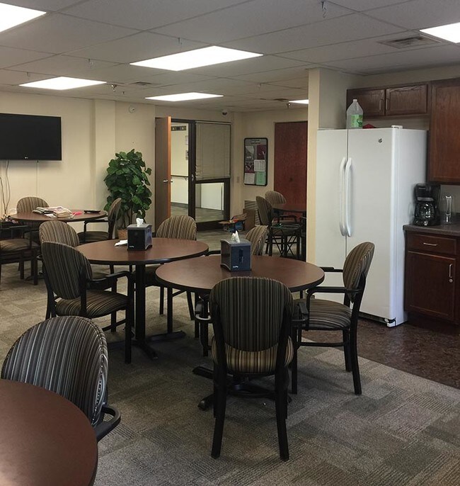 Building Photo - Evergreen Apartments