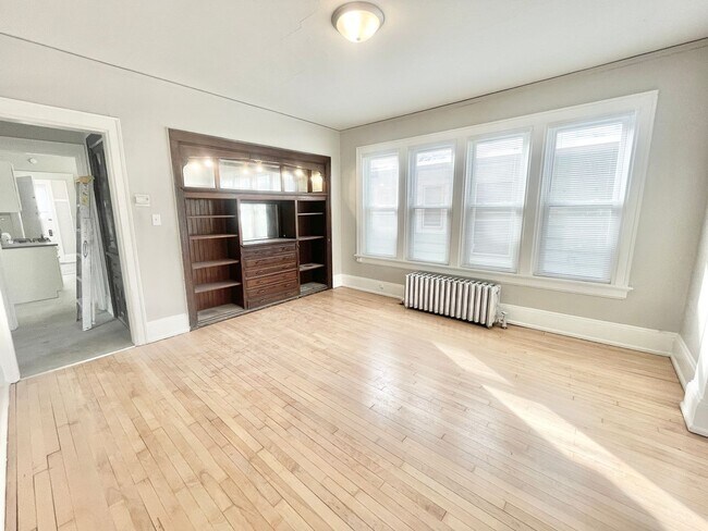 Building Photo - 2626 N Fratney St