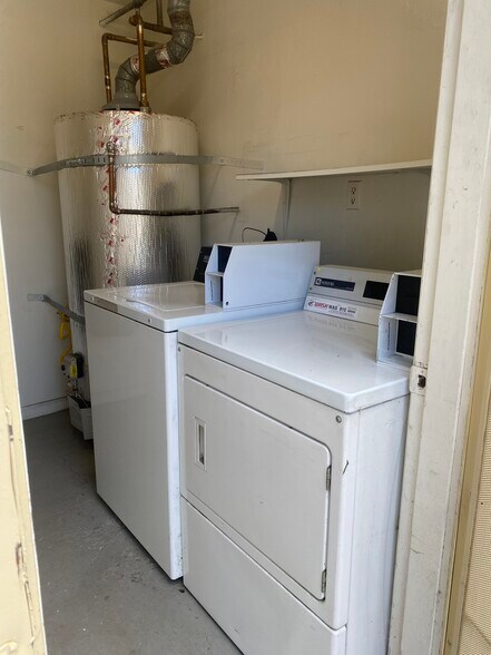 Building Photo - 2304 Peppertree Way