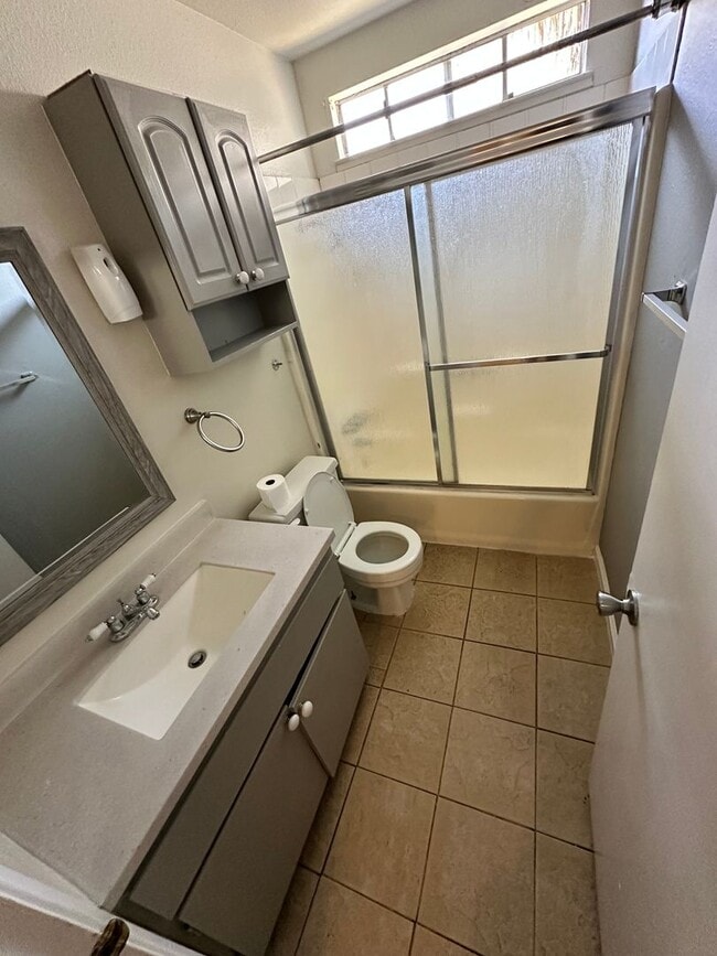 Building Photo - 1359 Dove St