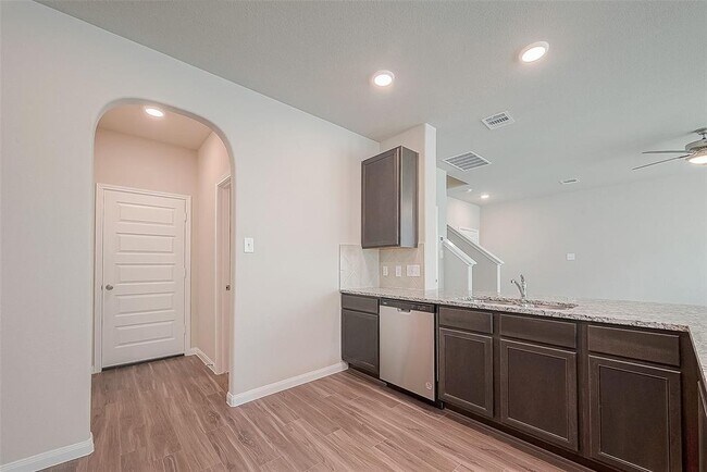 Building Photo - 2373 Tavo Trails Dr