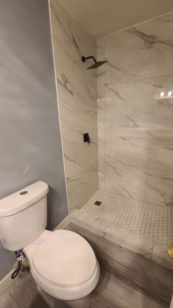 Building Photo - 2 Bedroom 2 Bathroom Downstairs condo