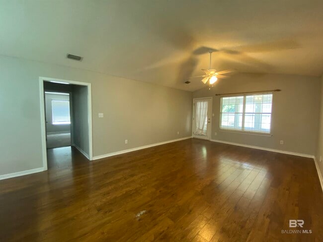 Building Photo - 109 Covey Run Pl