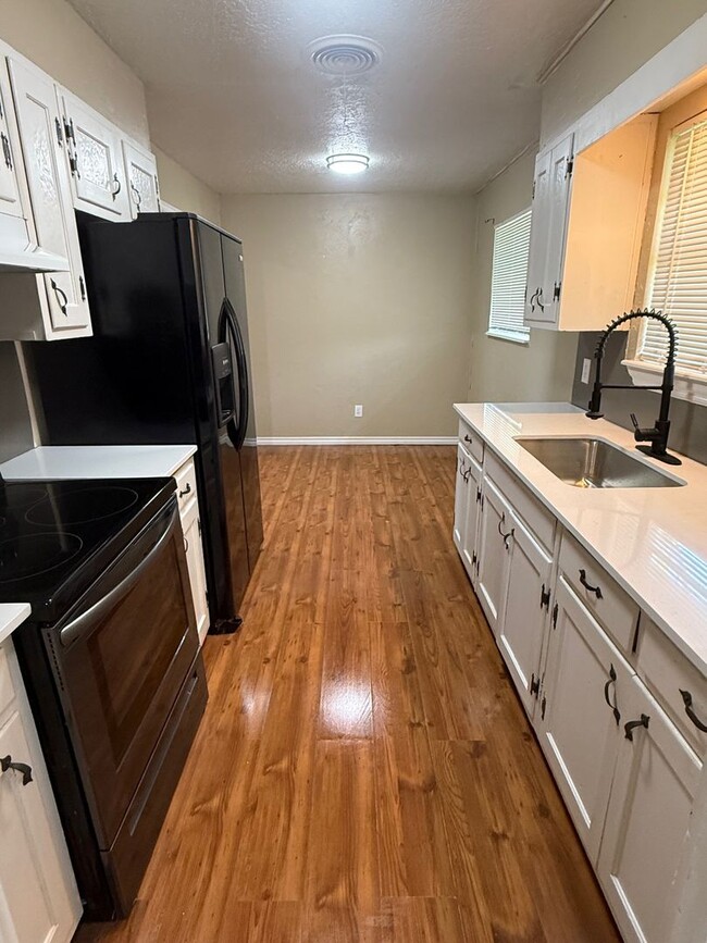 Building Photo - Charming Home in Norman
