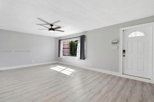 Building Photo - 48 Matador Ln