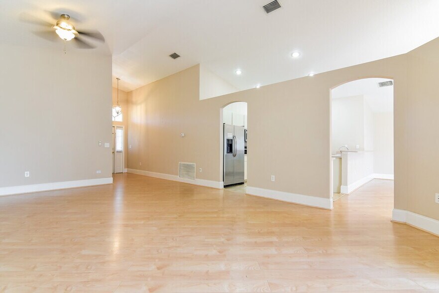 Building Photo - 5147 Pond View Ct