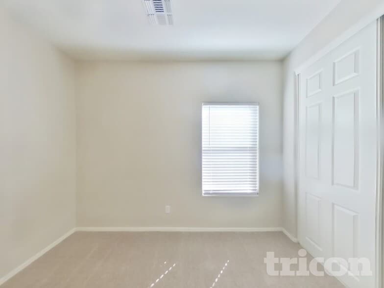 Building Photo - 6613 W Miami St