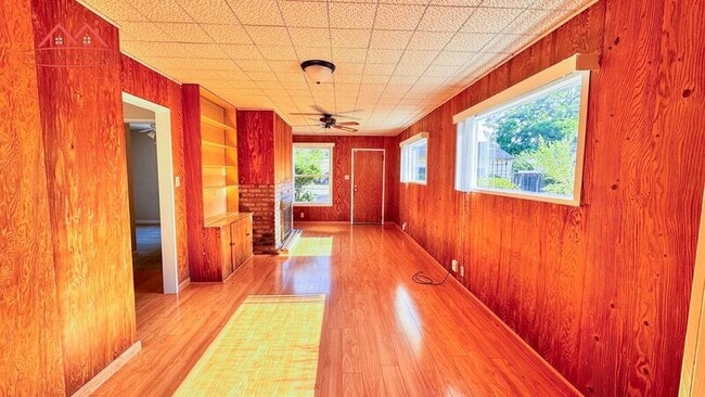 Building Photo - 1385 Ranchita Dr