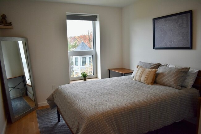 Building Photo - 78-80 Fort Ave