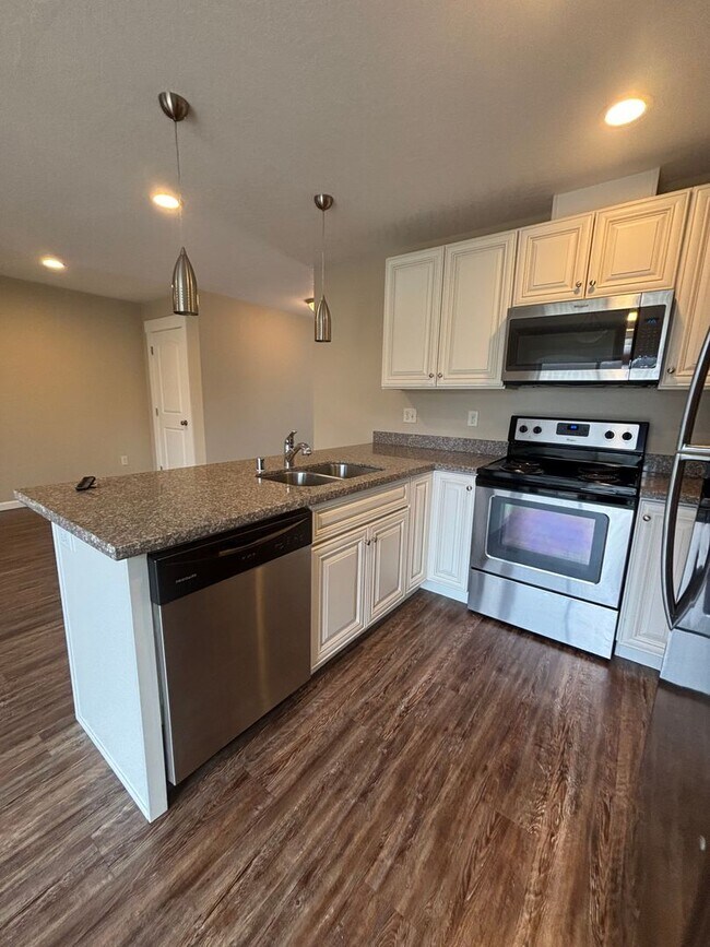 Building Photo - NEWLY UPDATED 4 bed / 2.5 BATH - Desirable Spokane Valley
