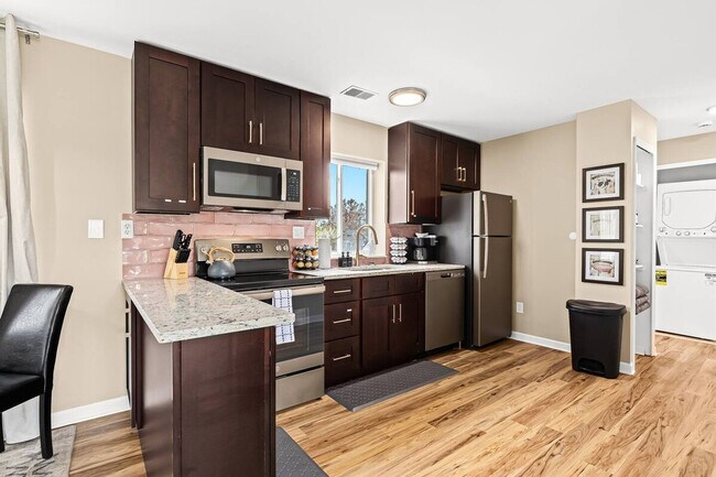 Building Photo - 18340 Mesle St