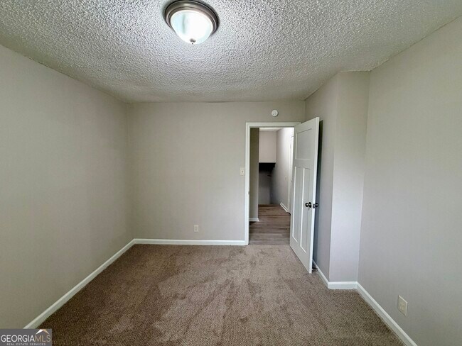 Building Photo - 5776 Windermere Ct