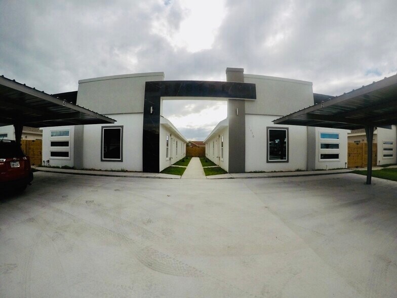 Building Photo - 1416 S Iris St