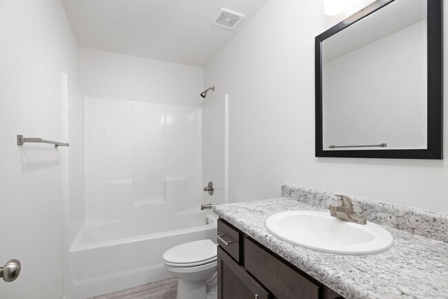 Building Photo - 3 Bedroom Home in Monett