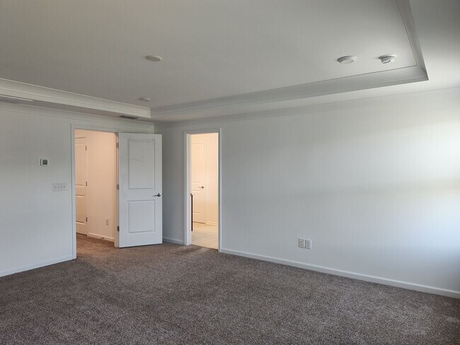 Building Photo - Move-in Ready home Located in The Parkside...