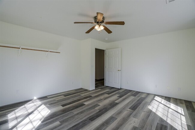 Building Photo - 3 bed 1 bath home in Prescott with utilities included