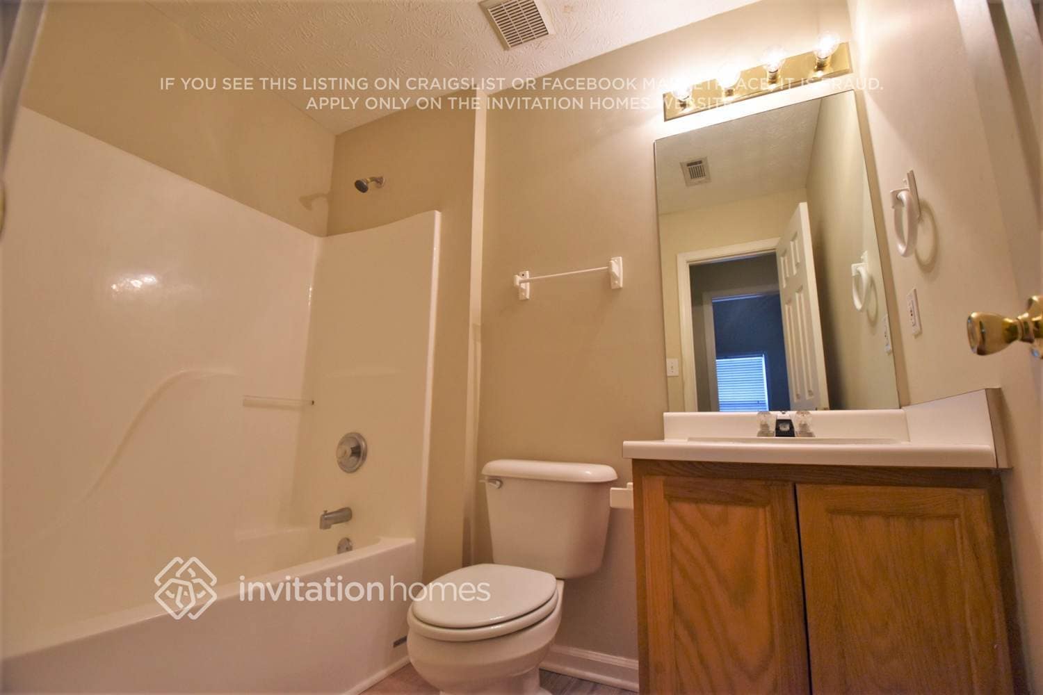 Building Photo - 190 Oakview Trce