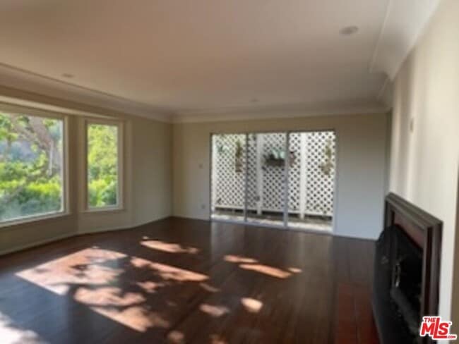 Building Photo - 8967 St Ives Dr