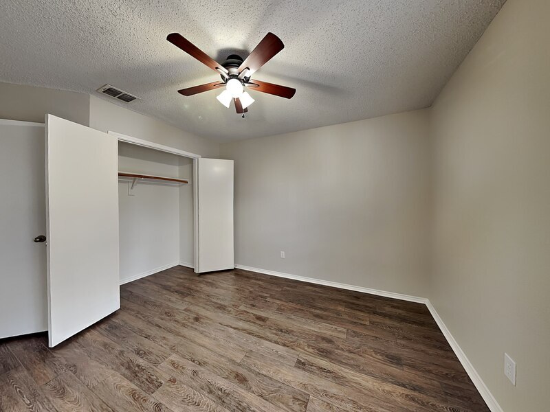 Building Photo - 8104 Steamers Ln