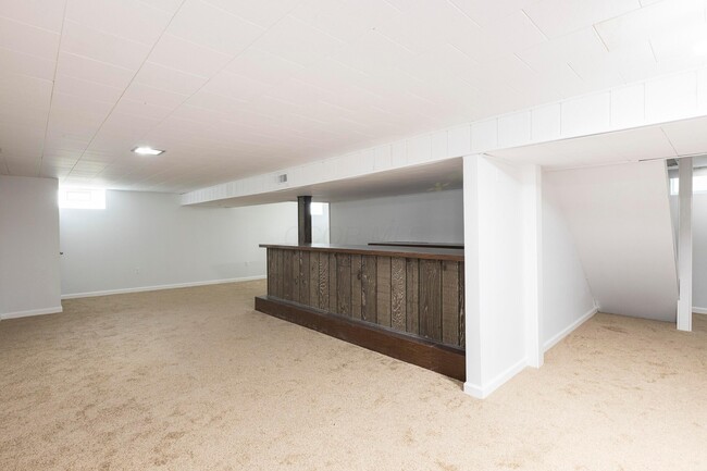 Building Photo - 6600 New Albany-Condit Rd