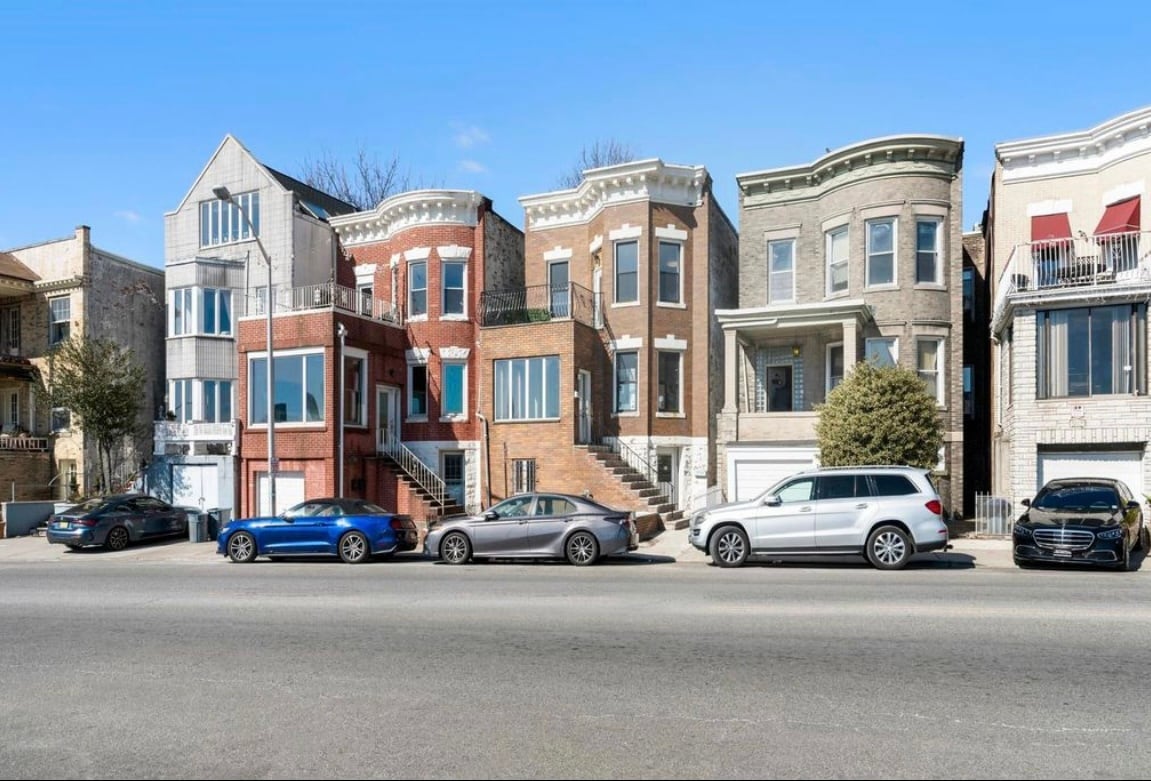 Building Photo - 5215 Boulevard E