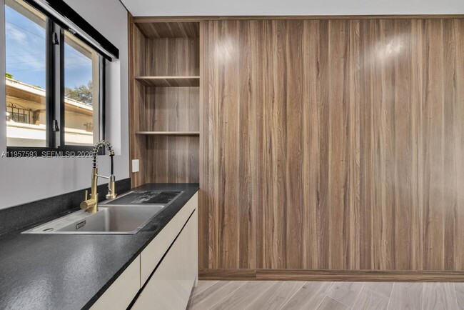 Building Photo - 8931 NE 2nd Ave