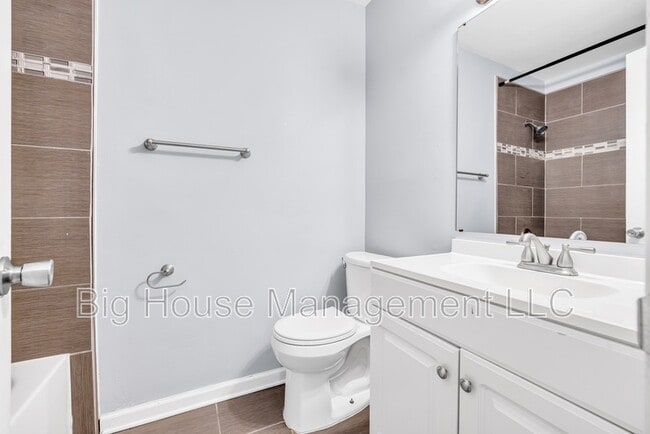 Building Photo - 4536 Reeves Pl