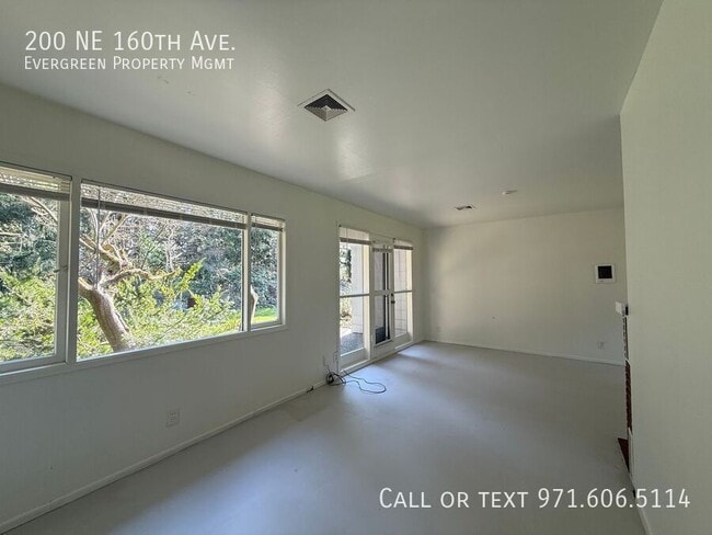 Building Photo - 200 NE 160th Ave
