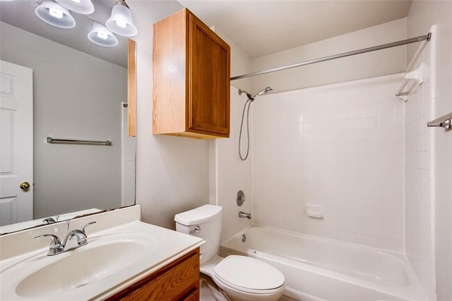 Building Photo - 1709 Shire St