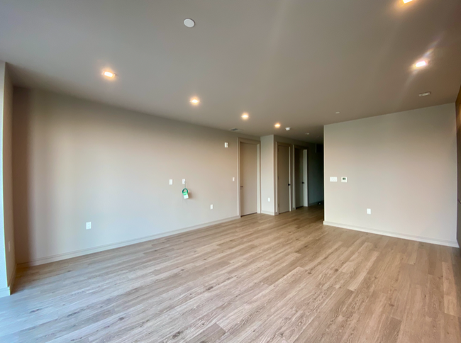 Building Photo - 793 S Van Ness Ave