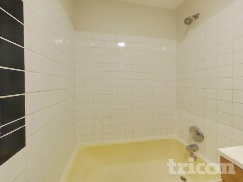 Building Photo - 9119 Memory Trail