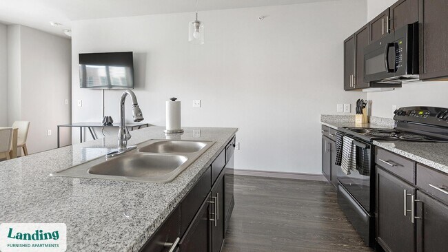 Building Photo - 650 S Main St