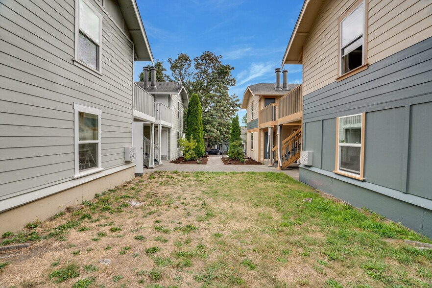 Building Photo - 2412 S I St